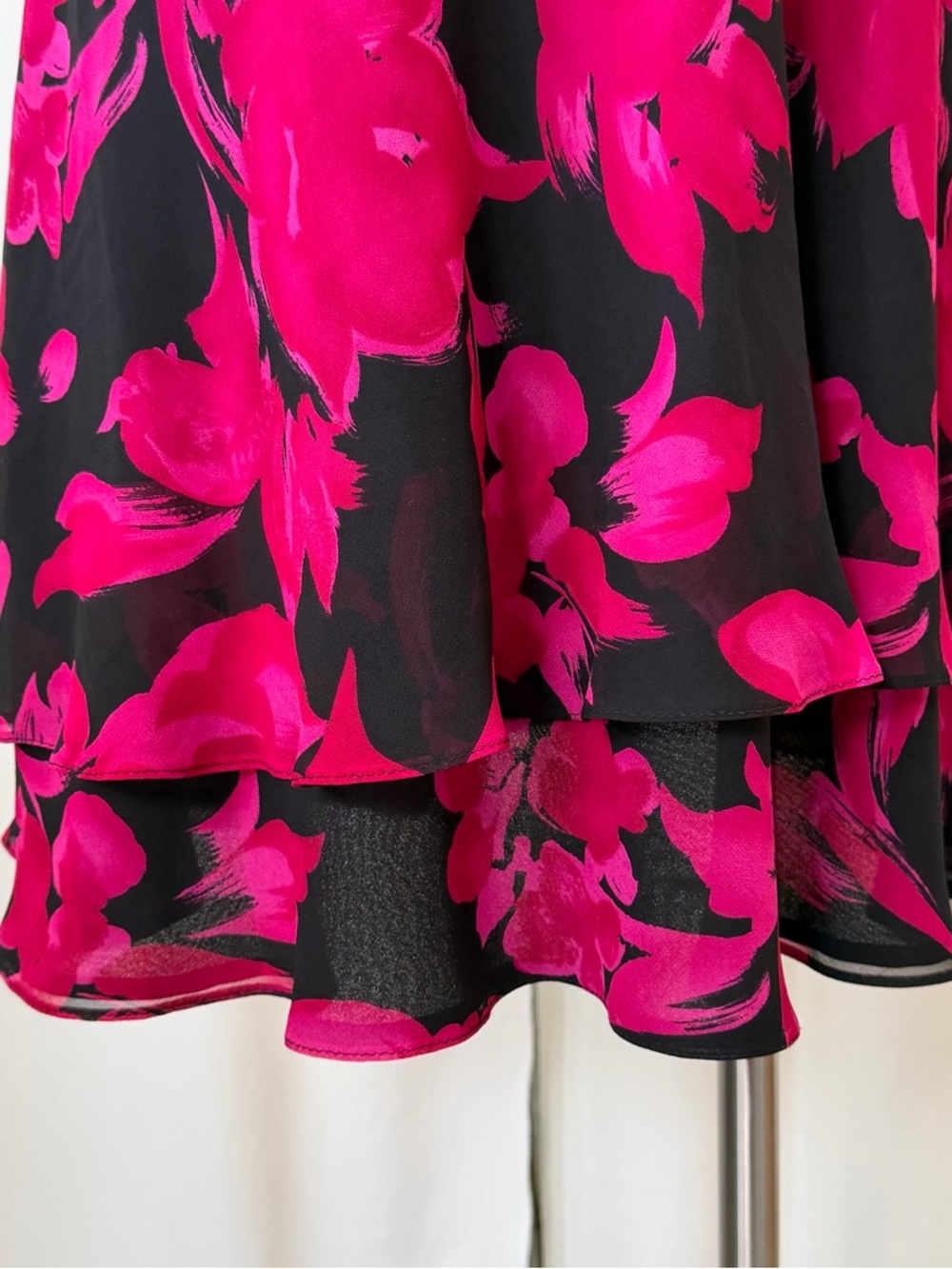 Vintage A.J. Bari 100% Silk Floral Tiered Mini Dress Pink & Black Size 10. - Picture 10 of 15